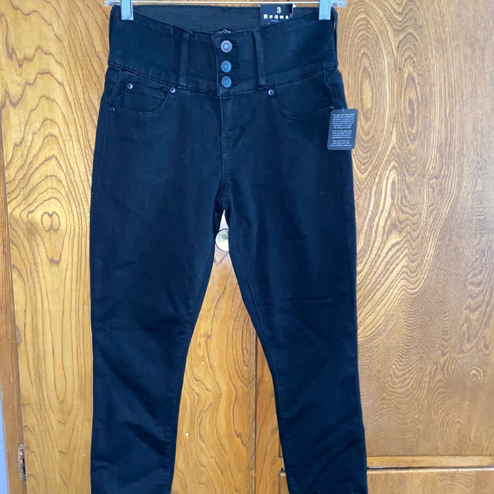 Black brand new Fashion Nova Jeans